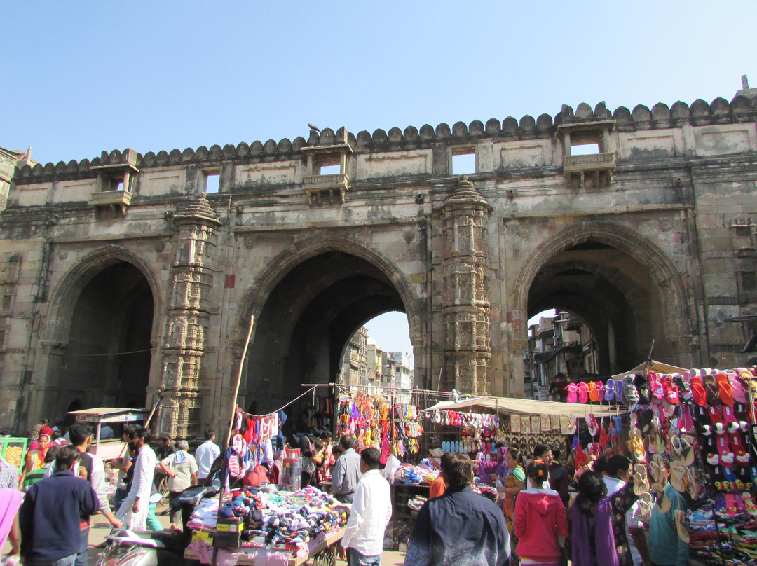 Teen Darwaza景点图片