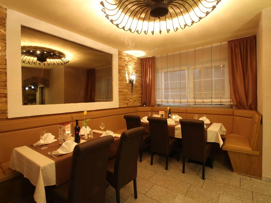 科蓬餐馆和美食-Alt Buir