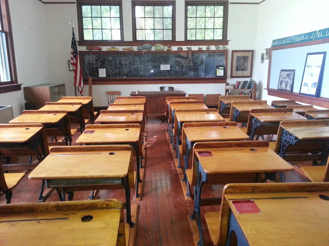 Old Davie School Historical Museum景点图片