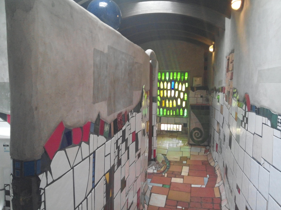 Kawakawa Public Toilets by Hundertwasser景点图片