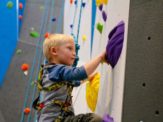 Earth Treks Climbing Centers Golden-戈尔登必去景点