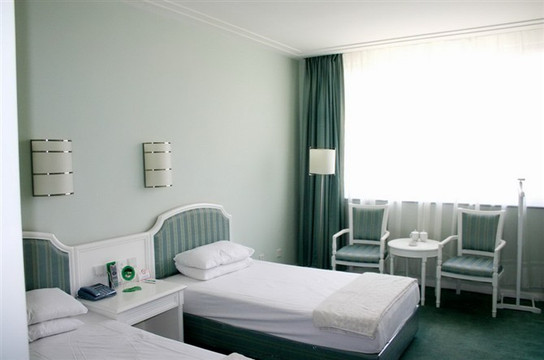 秦皇岛海滨花园大酒店主图