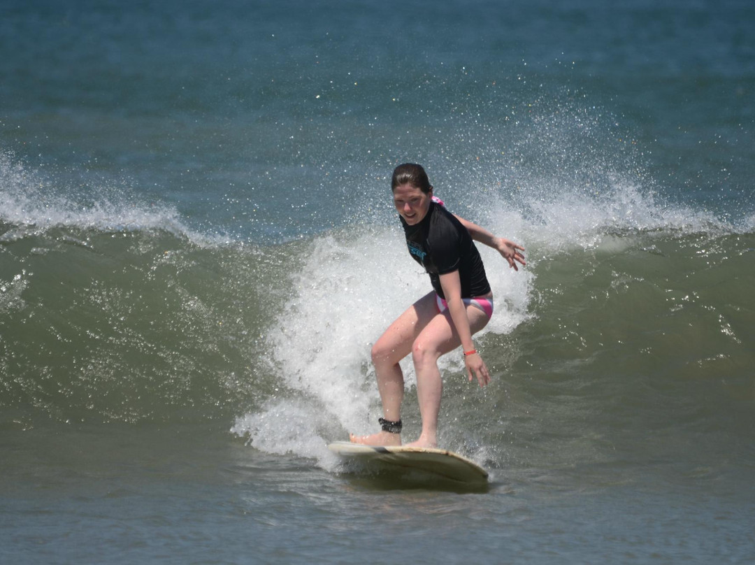 Waves Costa Rica Surf Adventures景点图片