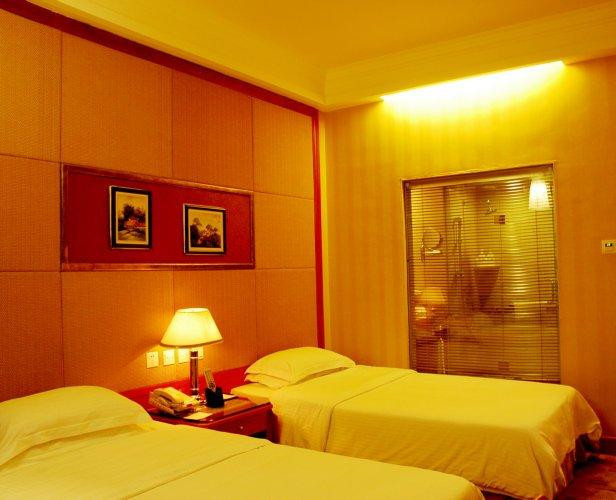 爱乐假日酒店主图