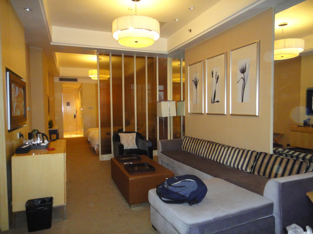 颐丰大酒店主图