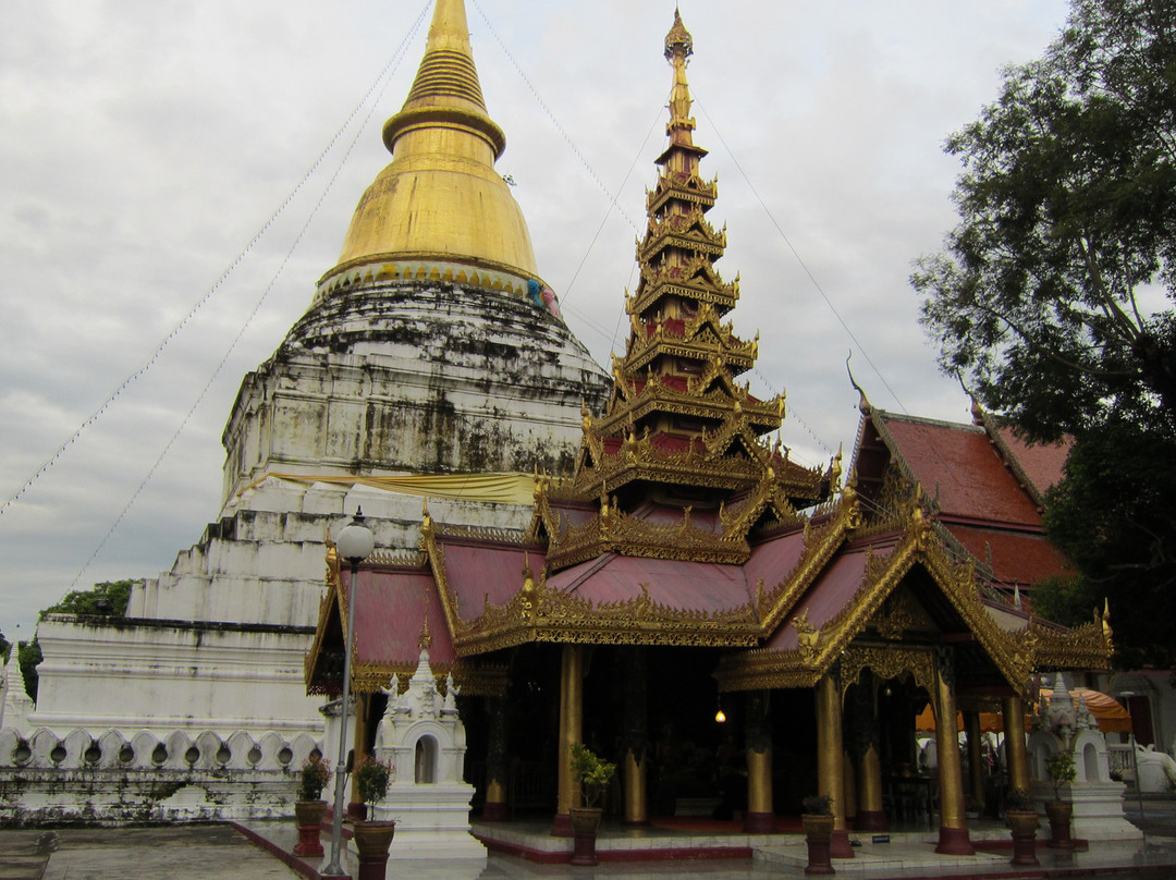 Wat Phra Kaeo Don Tao-南邦必去景点