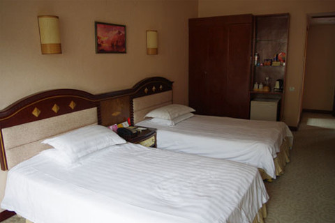 清水湾沁温泉度假山庄主图