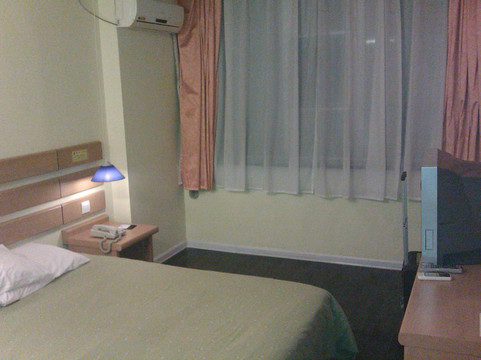 如家酒店·neo(武汉大学广埠屯地铁站店)主图