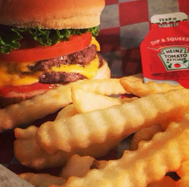 Hurley餐馆和美食-Sam's Super Burger