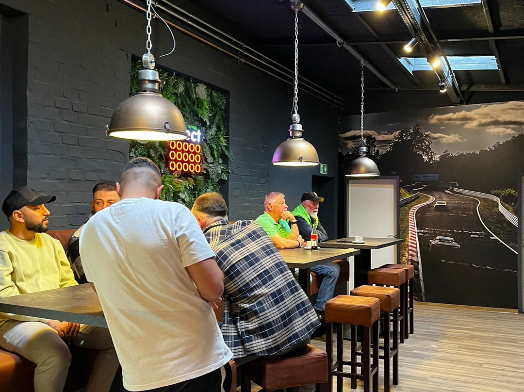 BIGHA Sim Racing Lounge-哈廷根必去景点