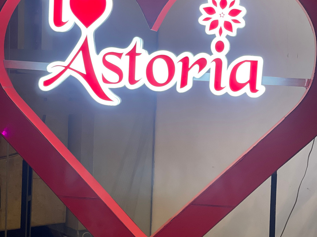 The Grand Astoria主图