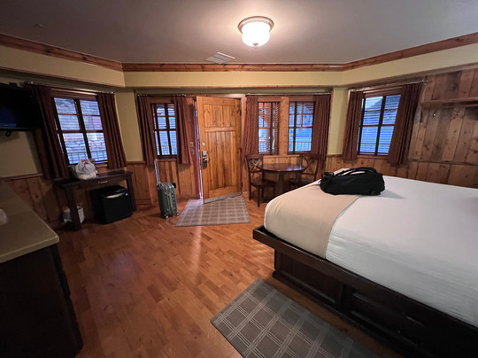 The Green Bridge Inn主图