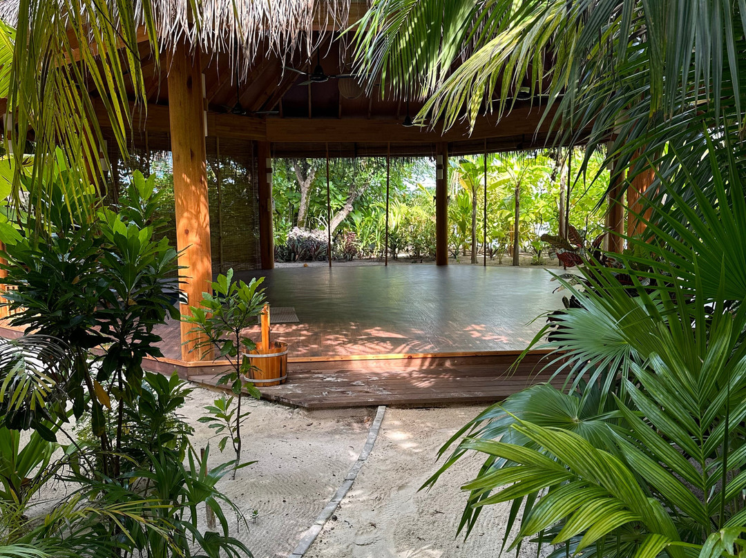 蜜莉喜岛度假村主图