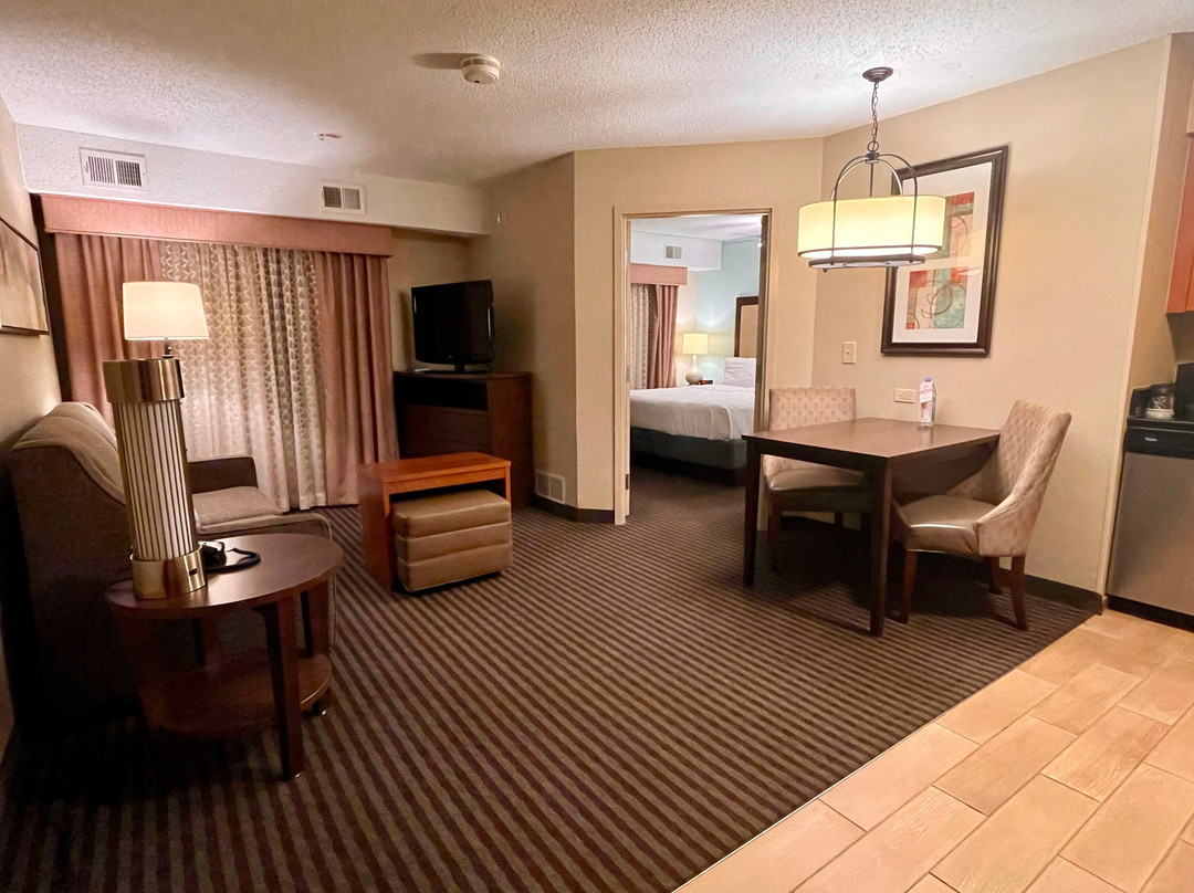 哥伦布希利亚德希尔顿惠庭套房酒店主图