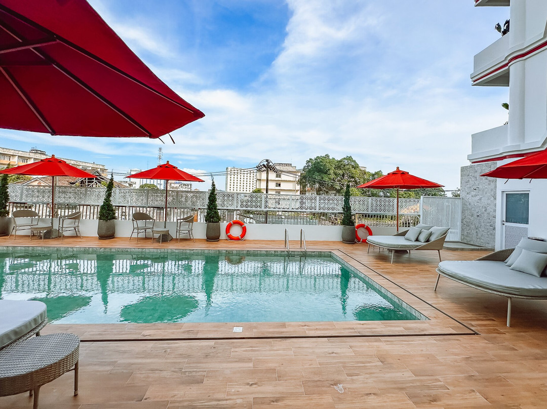 中城拉萨达酒店主图