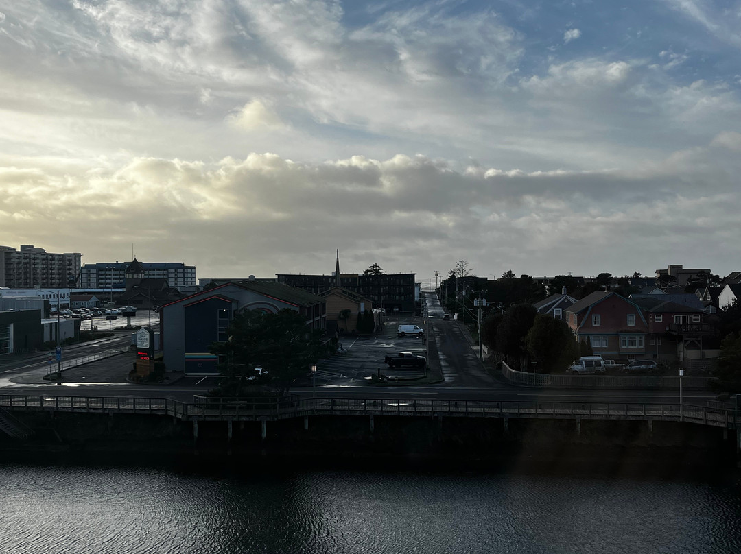 河流潮汐套房酒店主图