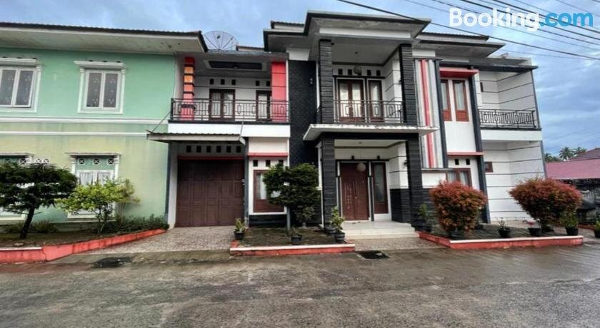 OYO 93143 Mega Raudhah Syariah