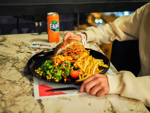 Rozalin Cafe & Restaurant