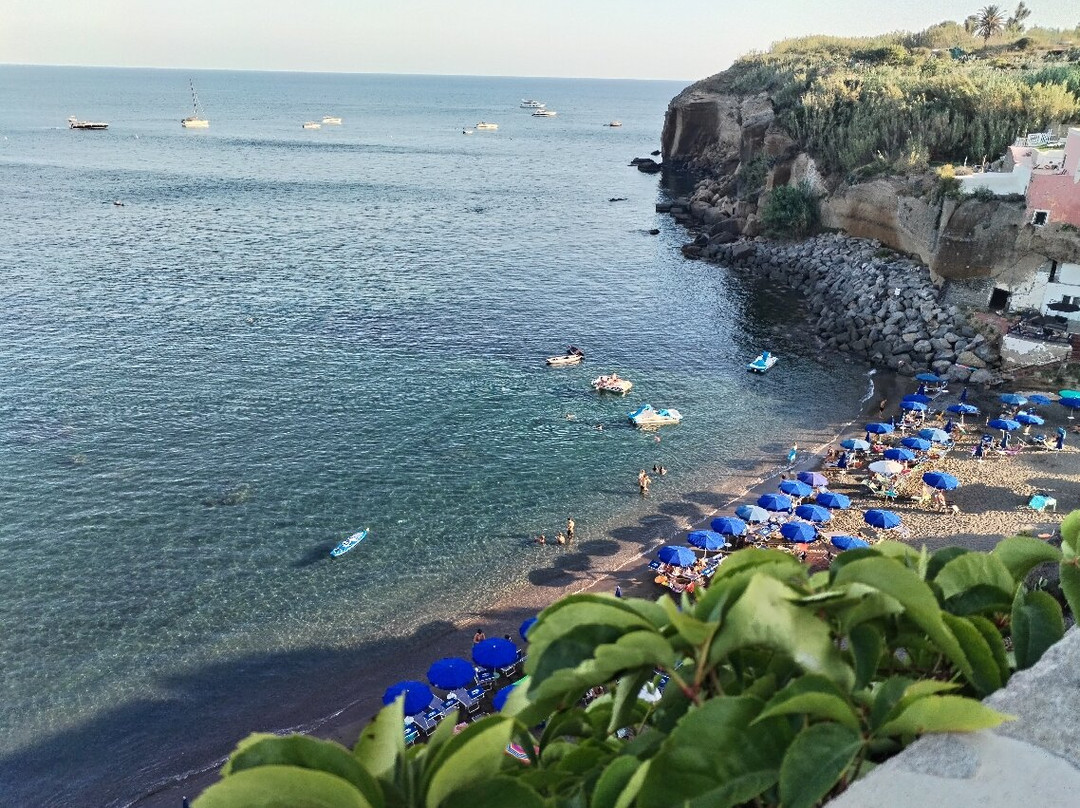 Spiaggia Cala Nave-Ventotene必去景点