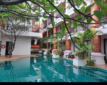 卡萨龙度假村和水疗中心主图