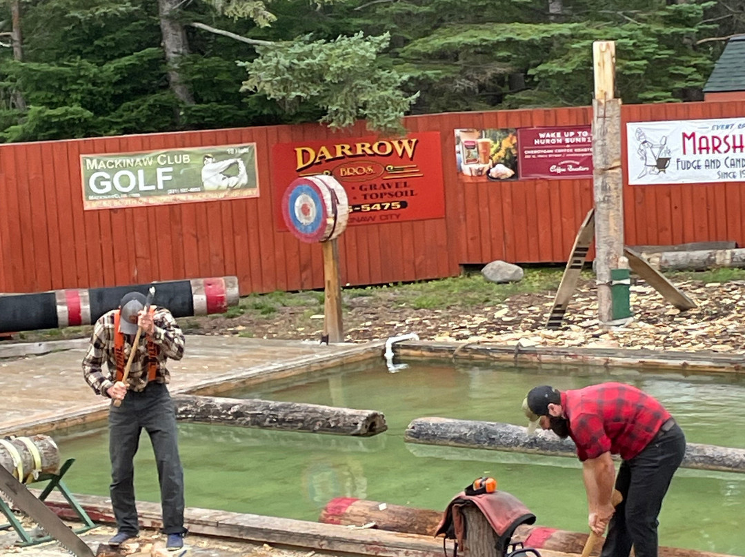 Jack Pine Lumberjack Show景点图片