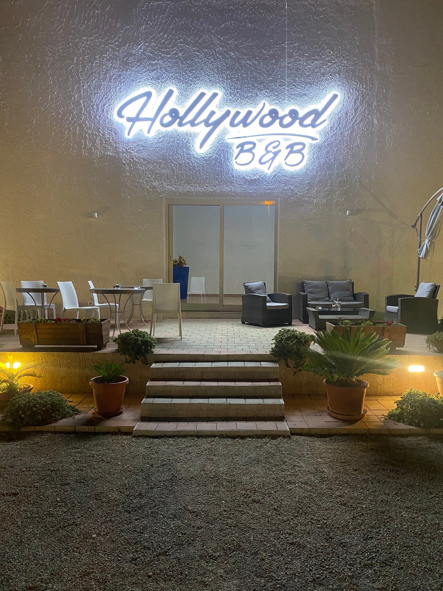 B&B Hollywood-官方