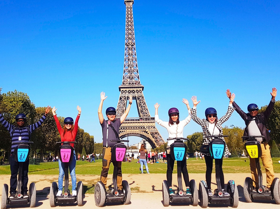 Wheels and Ways - Segway tours in Paris and Versailles-巴黎必去景点