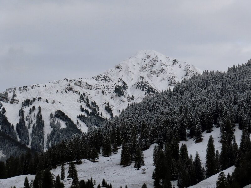 Monte Pore-Colle Santa Lucia必去景点