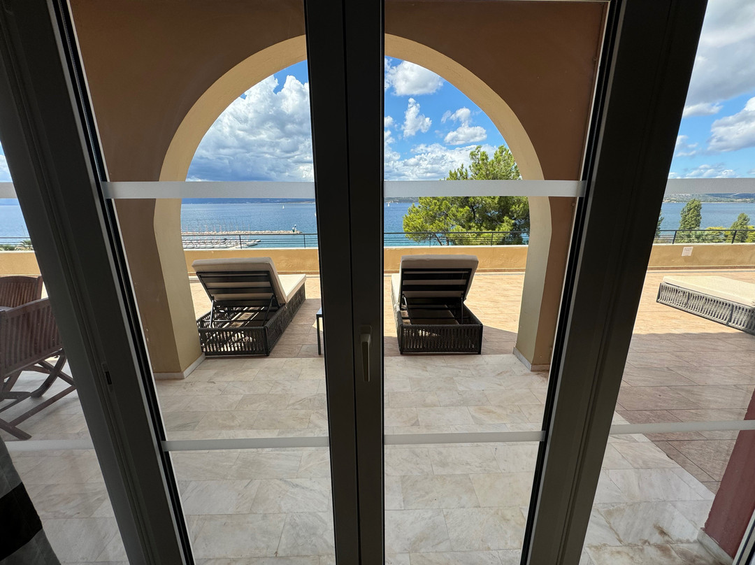 Neilson Vounaki Beachclub主图