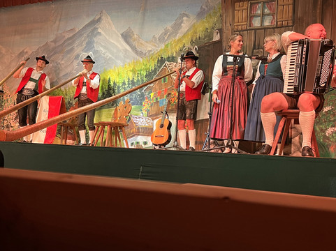 Tyrolean Evenings with the Gundolf Family-茵斯布鲁克必去景点