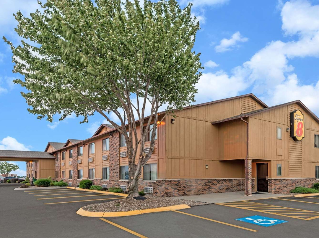 Gower酒店住宿-Super 8 By Wyndham Smithville/kansas City