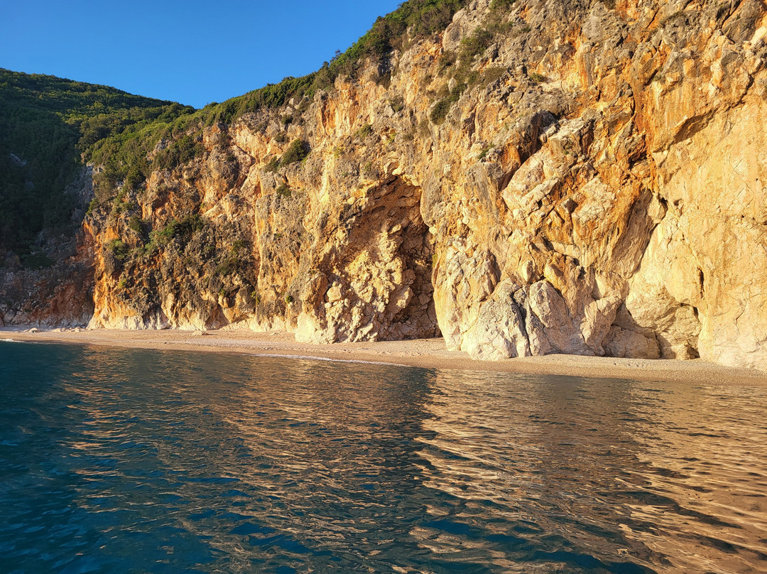 Himara Watertaxi景点图片