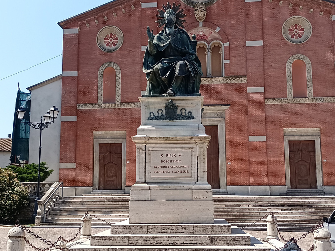 Chiesa Parrocchiale dei Santi Pietro e Pantaleone景点图片