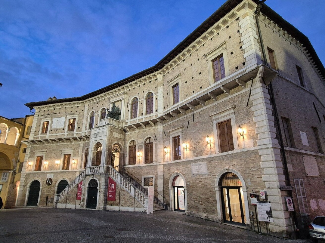 Palazzo dei Priori-费尔莫必去景点
