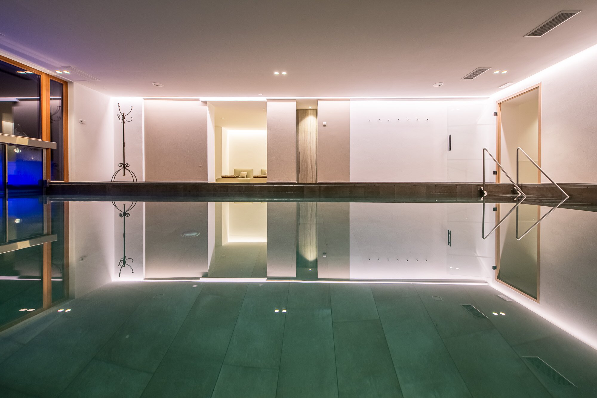 Hotel Kristall-泳池