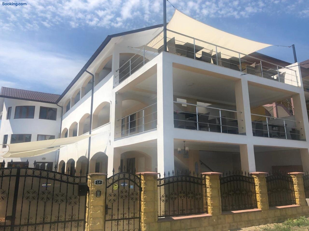 Villa Raul
