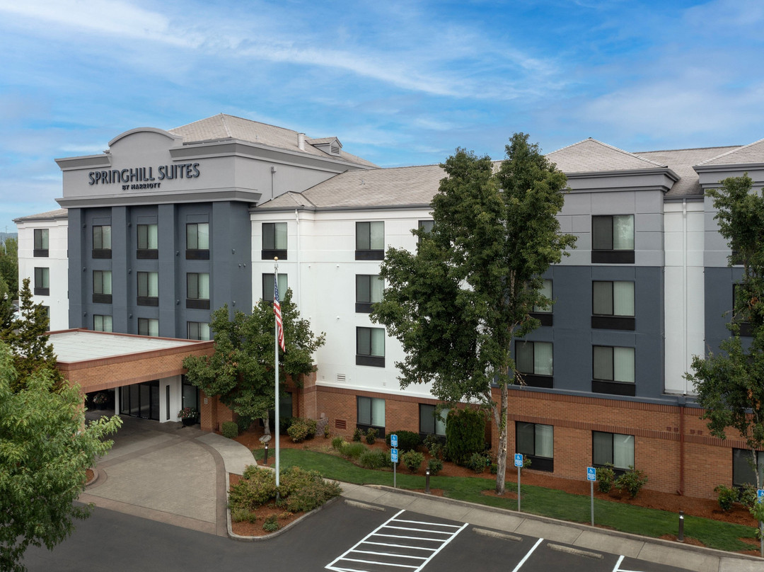 波特兰希尔斯伯勒万豪春丘套房酒店主图