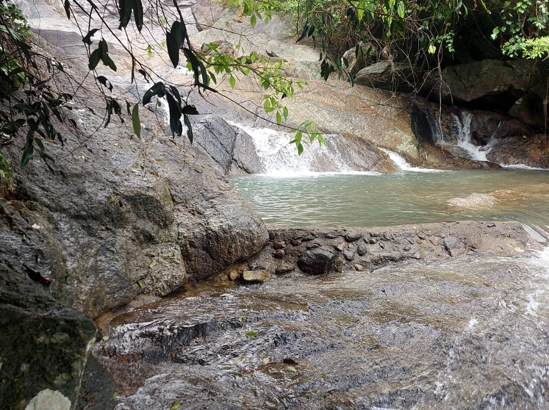 Samed Choon Waterfall景点图片