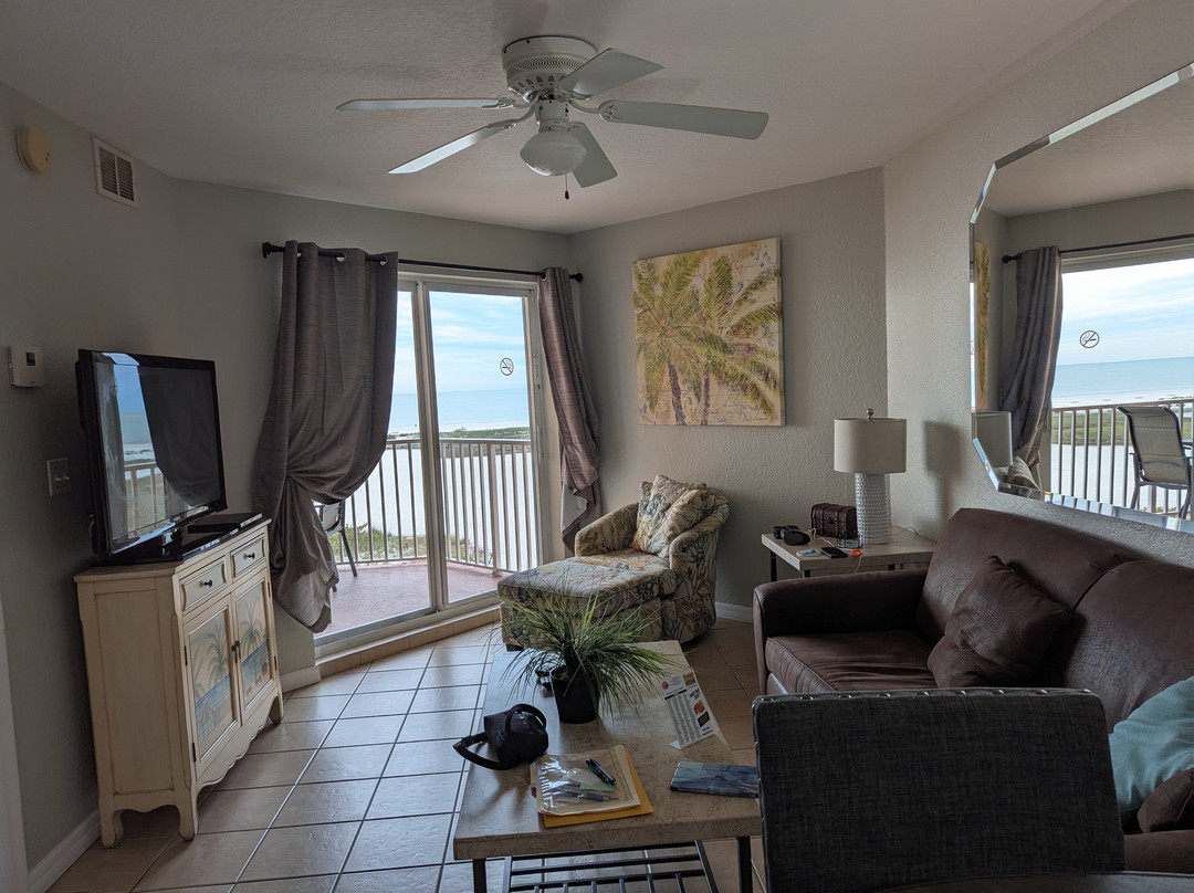 冲浪海滩度假酒店主图