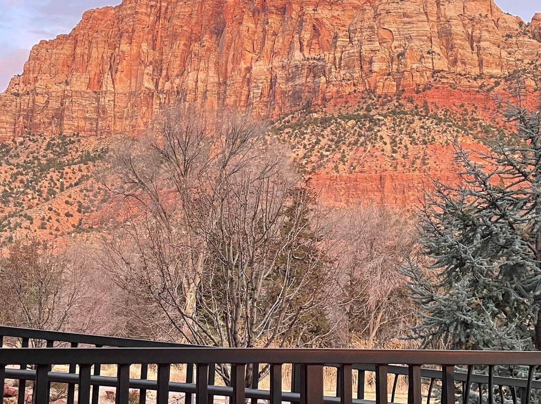 Holiday Inn Express & Suites Zion By IHG主图