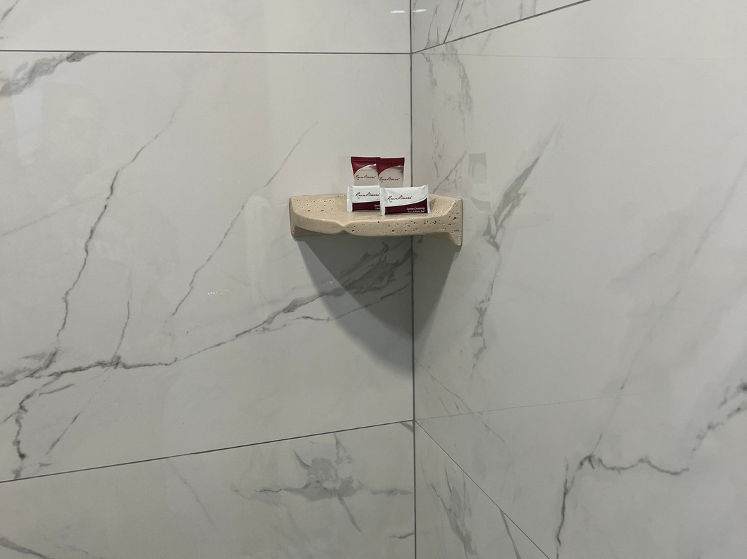 阿塔斯卡德罗速8酒店主图