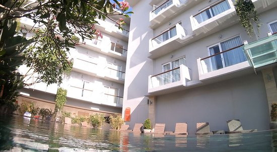 斯库塔广场哈里酒店主图