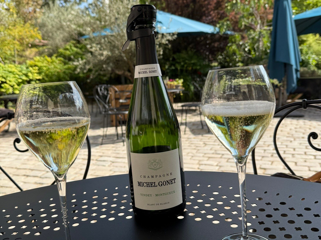 Champagne Michel Gonet-埃佩尔内必去景点