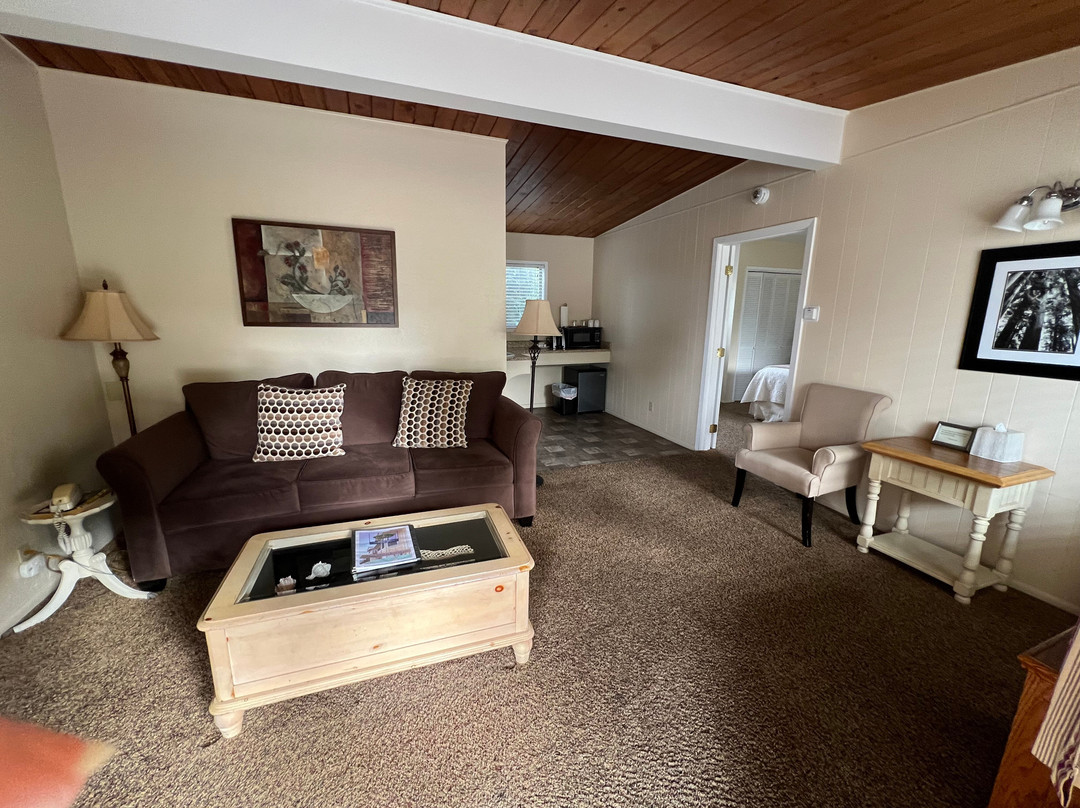 Redwood Suites主图