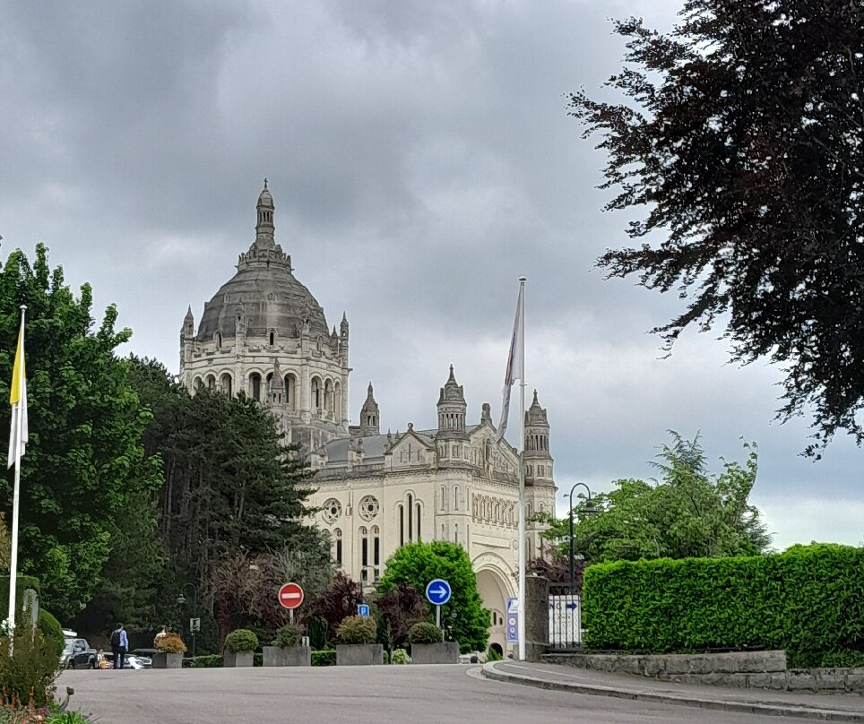 Carmel de Lisieux景点图片