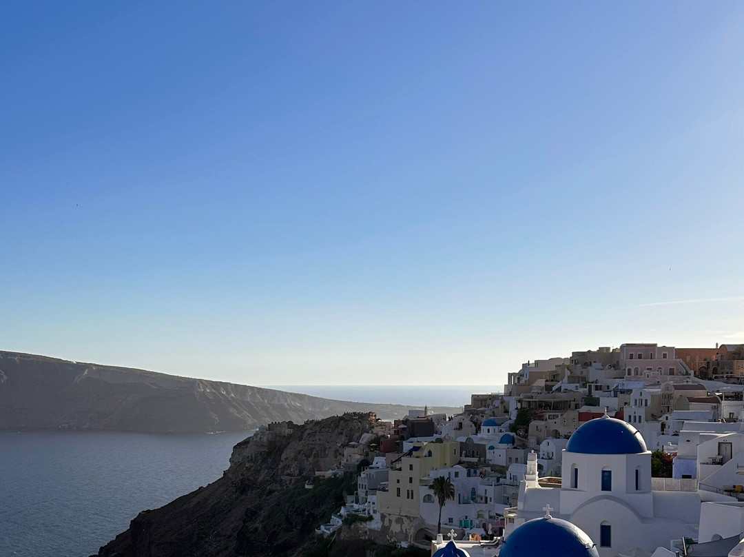 Picturesque Blue Dome Santorini-伊亚必去景点