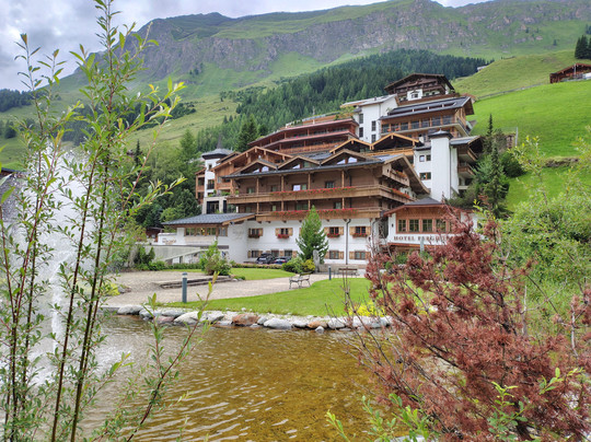 Hotel Berghof Crystal Spa & Sports主图