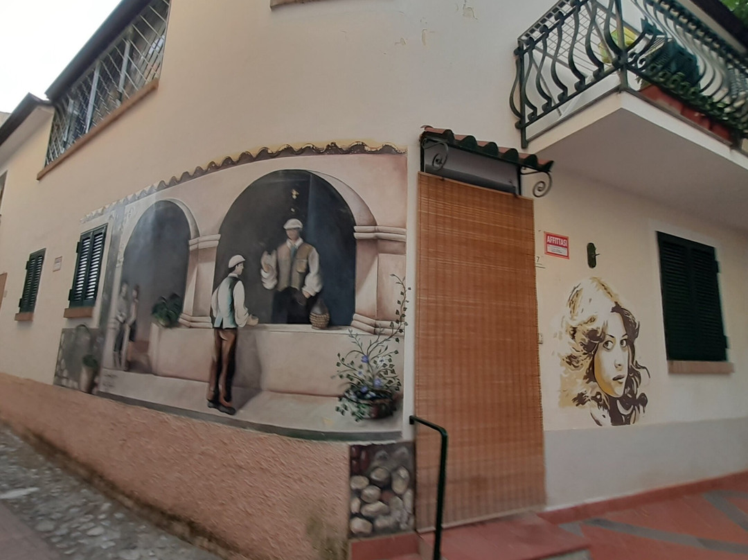 Murales-迪亚曼泰必去景点