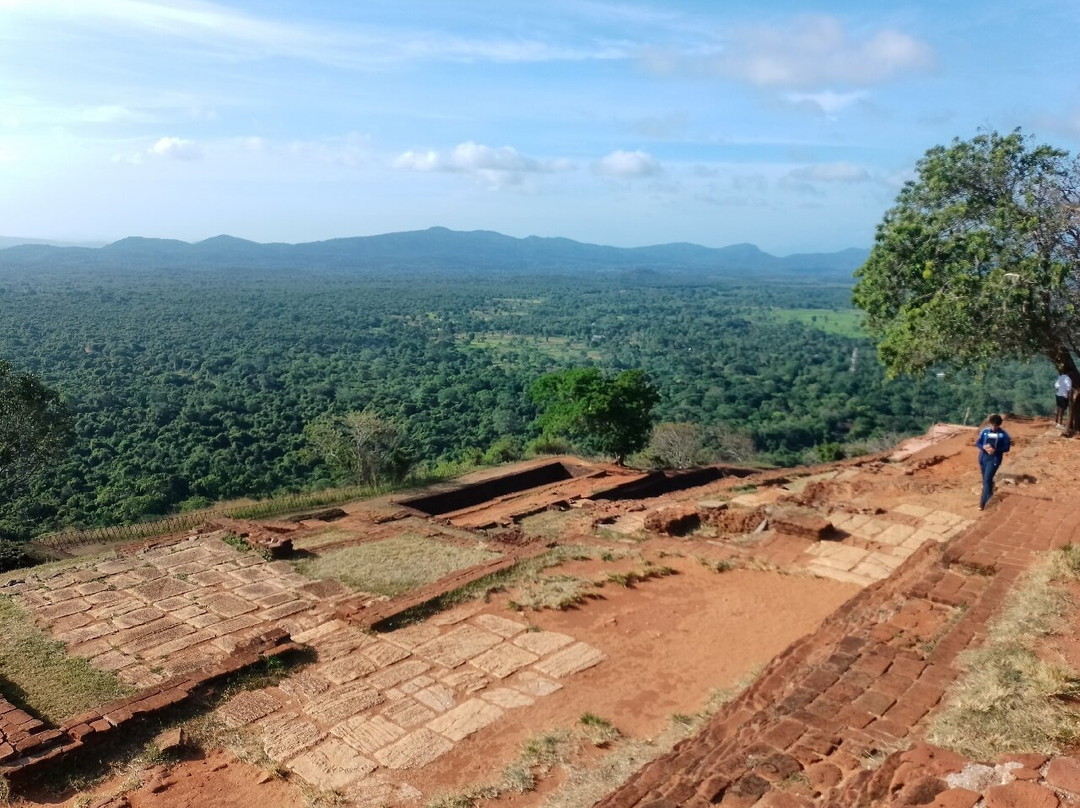 Raj Lanka Tours Nouraj-Katugastota必去景点