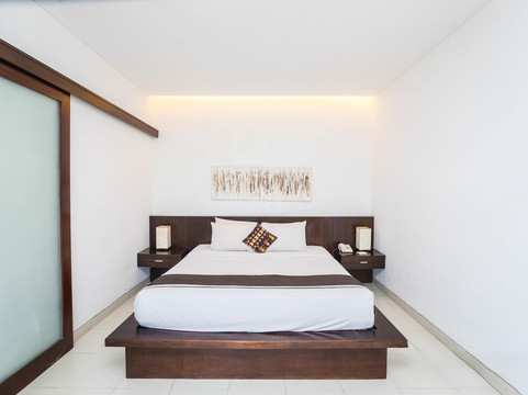 巴厘岛戴安娜别墅酒店主图